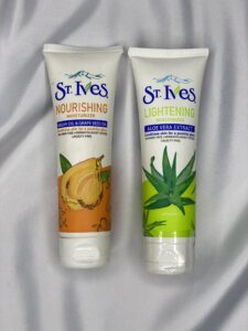 کرم آبرسان و مرطوب کننده تیوپی سنت ایوز مدل ST.IVES LIGHTENING